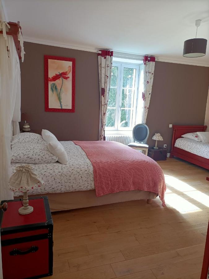 Bazoges-en-Paillers Le Manoir "Aux Douves" Bed & Breakfast エクステリア 写真