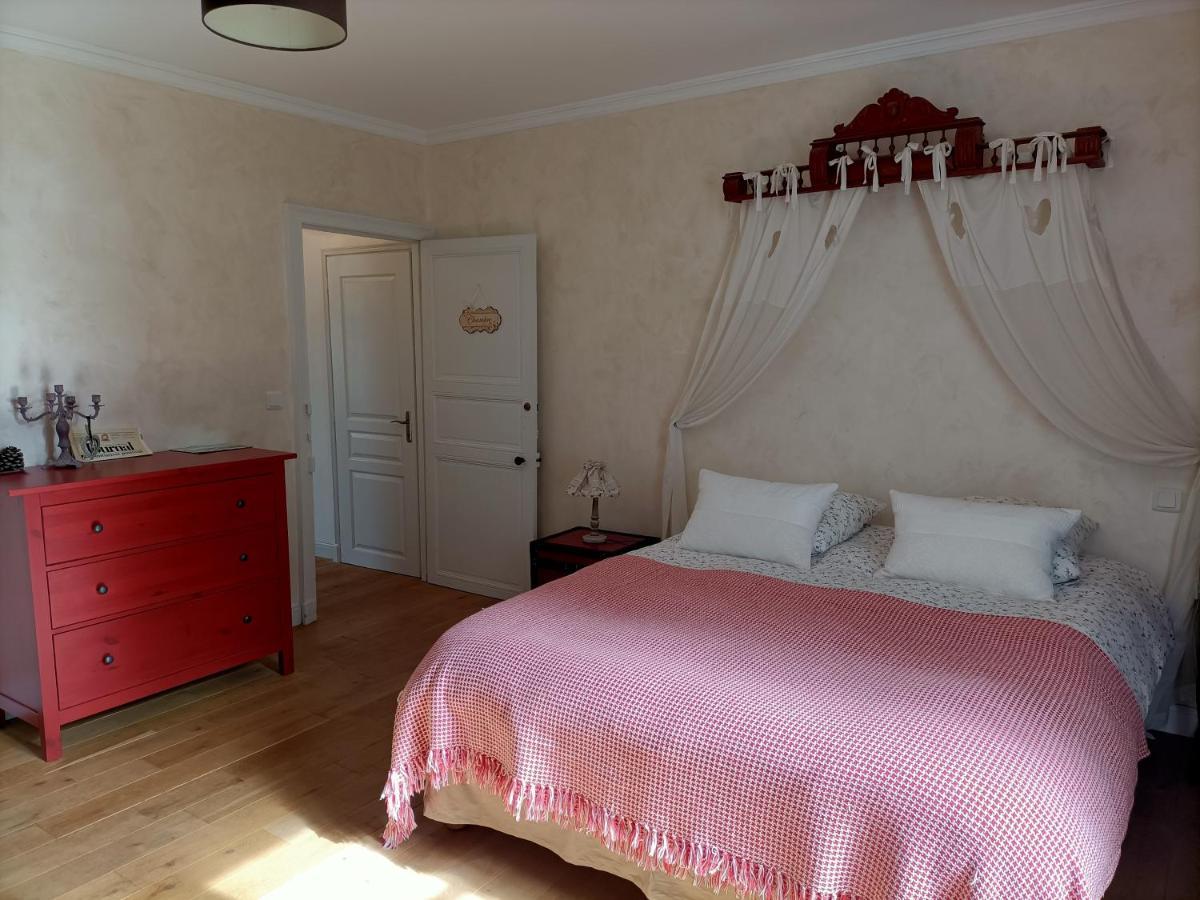 Bazoges-en-Paillers Le Manoir "Aux Douves" Bed & Breakfast エクステリア 写真