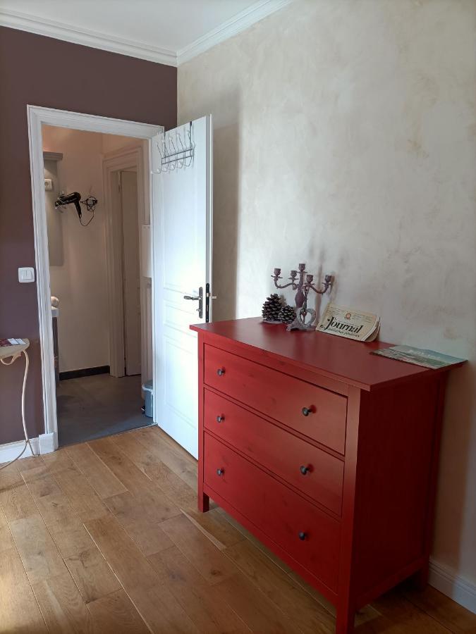 Bazoges-en-Paillers Le Manoir "Aux Douves" Bed & Breakfast エクステリア 写真
