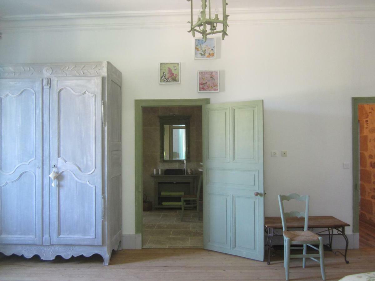 Bazoges-en-Paillers Le Manoir "Aux Douves" Bed & Breakfast エクステリア 写真